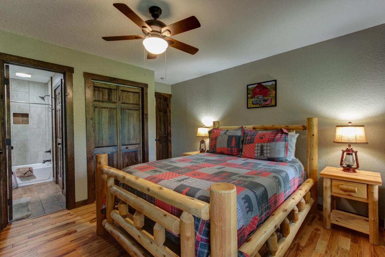 3 Master Bedrooms - Sleeps 10 - Location - Game Room - Hot Tub بيدجن فورج المظهر الخارجي الصورة