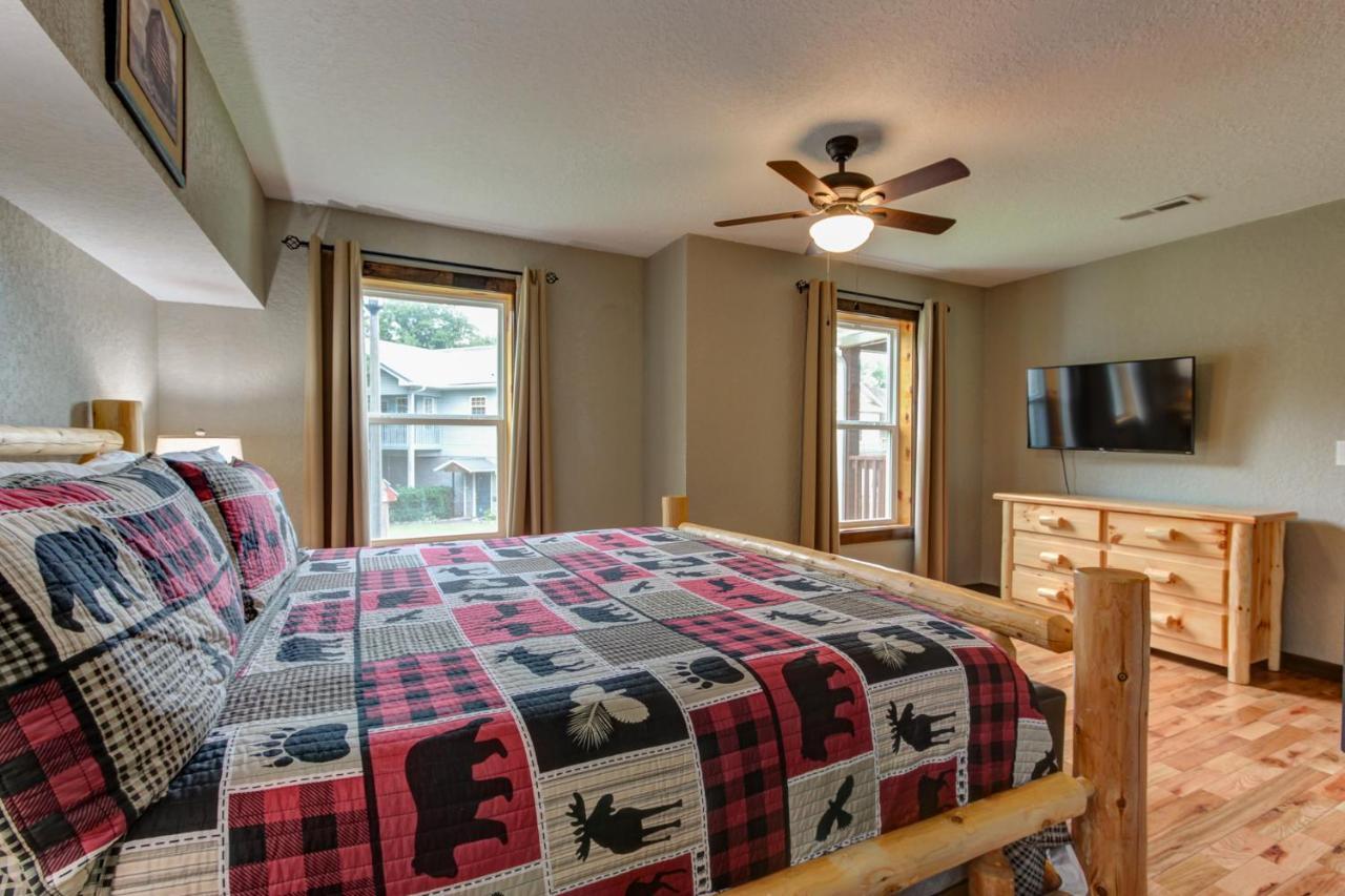 3 Master Bedrooms - Sleeps 10 - Location - Game Room - Hot Tub بيدجن فورج المظهر الخارجي الصورة