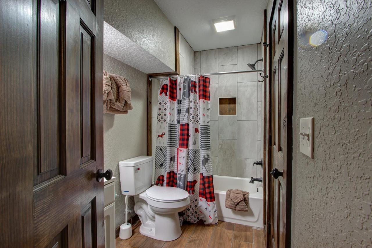 3 Master Bedrooms - Sleeps 10 - Location - Game Room - Hot Tub بيدجن فورج المظهر الخارجي الصورة