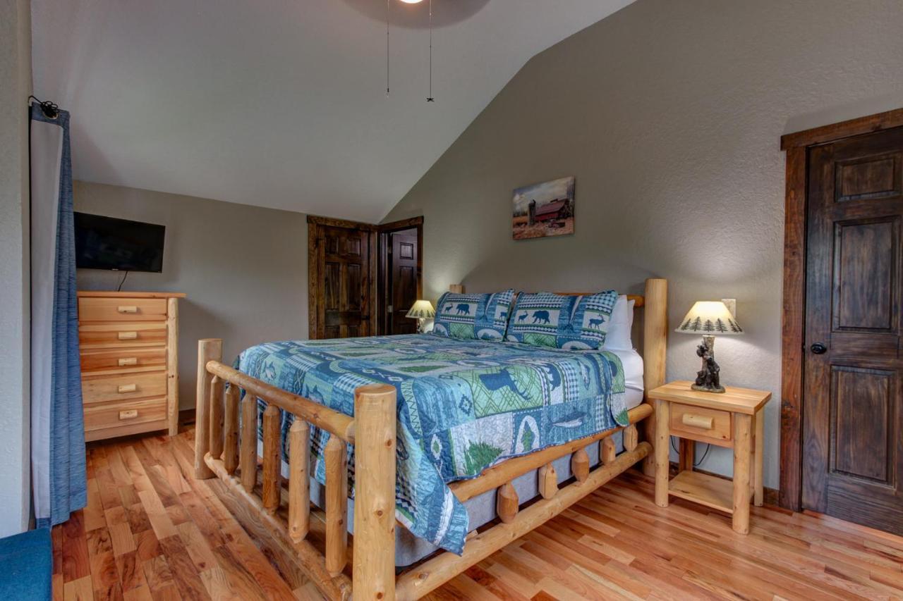 3 Master Bedrooms - Sleeps 10 - Location - Game Room - Hot Tub بيدجن فورج المظهر الخارجي الصورة