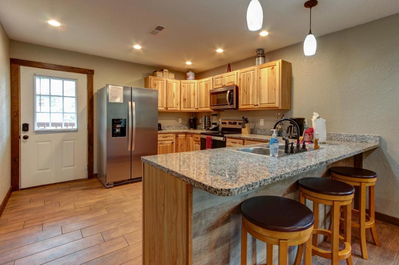 3 Master Bedrooms - Sleeps 10 - Location - Game Room - Hot Tub بيدجن فورج المظهر الخارجي الصورة